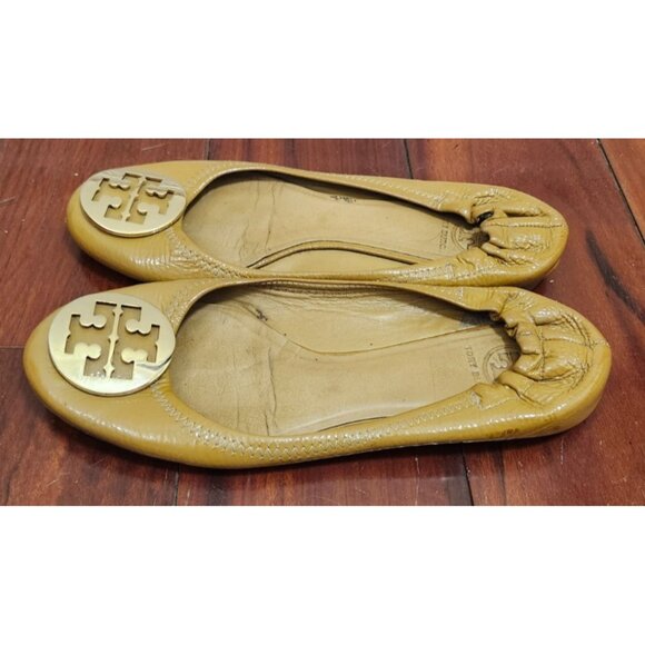 Tory Burch Minnie Mustard Yellow Patent Leather Ballet Flats Gold Logo 41EU/10.5 - Picture 4 of 8